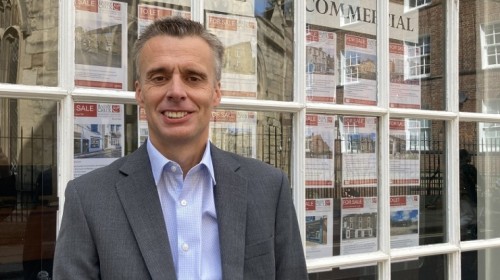 Highly-experienced property specialist Andrew Spencer joins Barry Crux & Company as business targets further growth in leisure and licensing sector